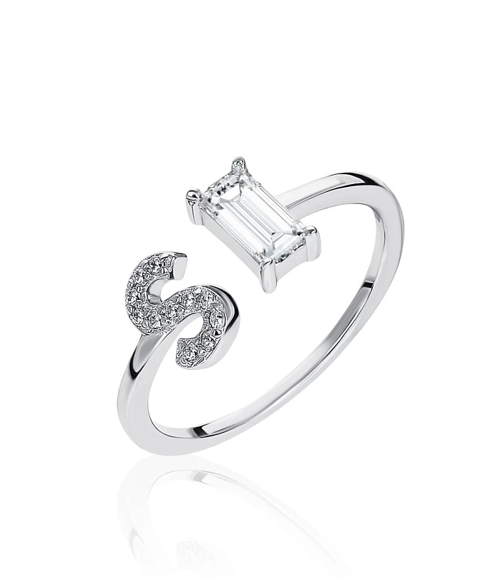 Серебряное кольцо с буквой S с фианитами MIESTILO