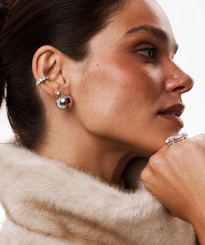 Серебряный кафф с фианитами и открывающимся механизмом