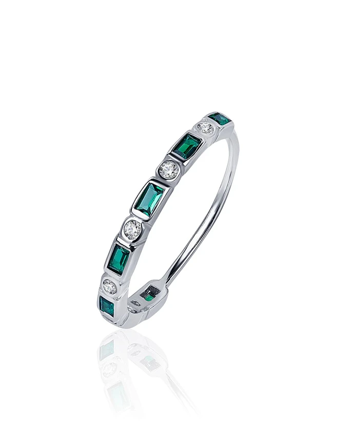 Серебряное кольцо с фианитами MIESTILO