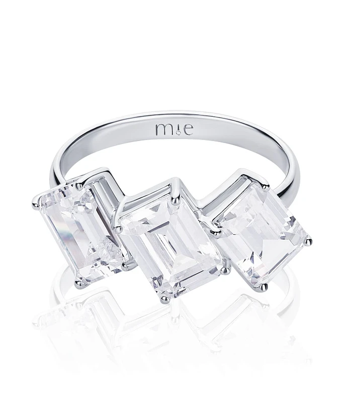 Серебряное кольцо A LA RUSSE с тремя фианитами