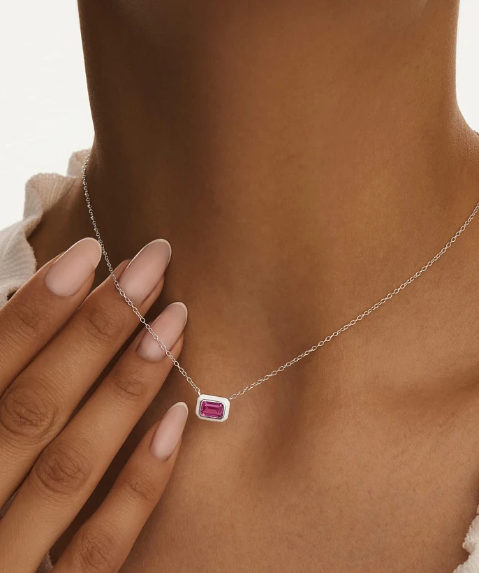 Серебряное колье с эмалью и корундом MIESTILO