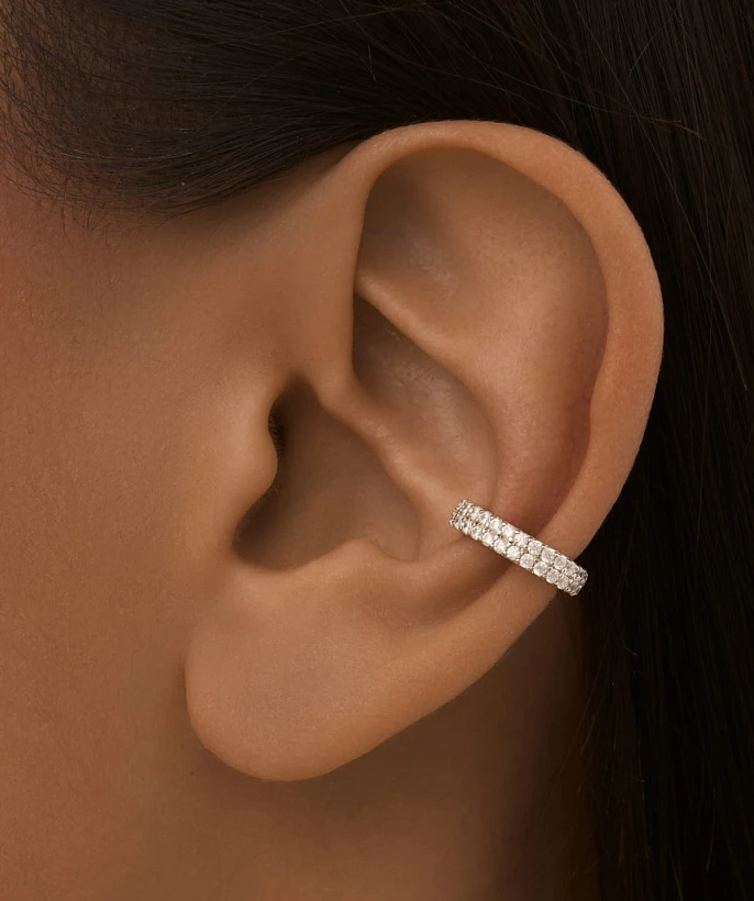 Серебряный кафф с россыпью фианитов и открывающимся механизмом