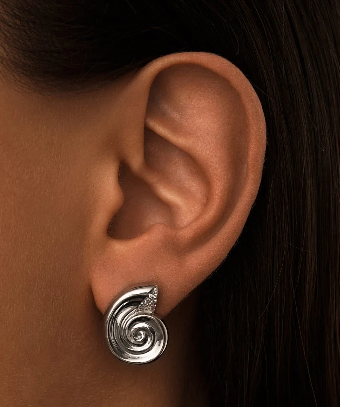 Серьги-ракушки из серебра с фианитами