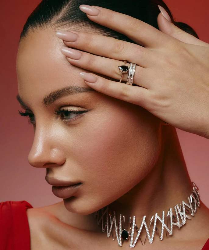 Серебряное кольцо EROS с натуральным гранатом