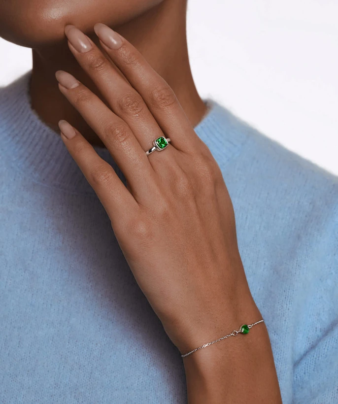 Серебряное кольцо с фианитом в глухой закрепке MIESTILO