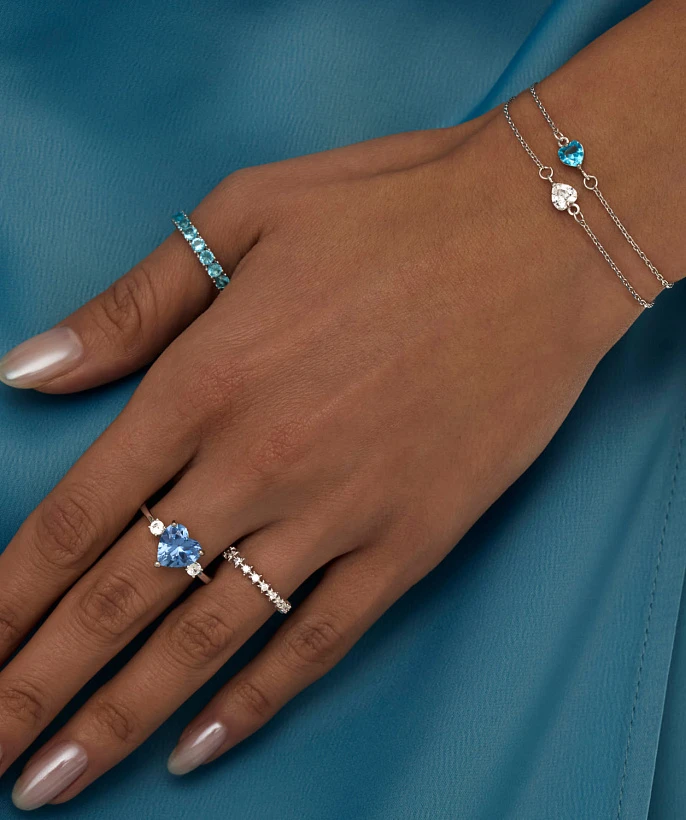 Браслет из серебра с голубым фианитом в огранке сердце MIESTILO