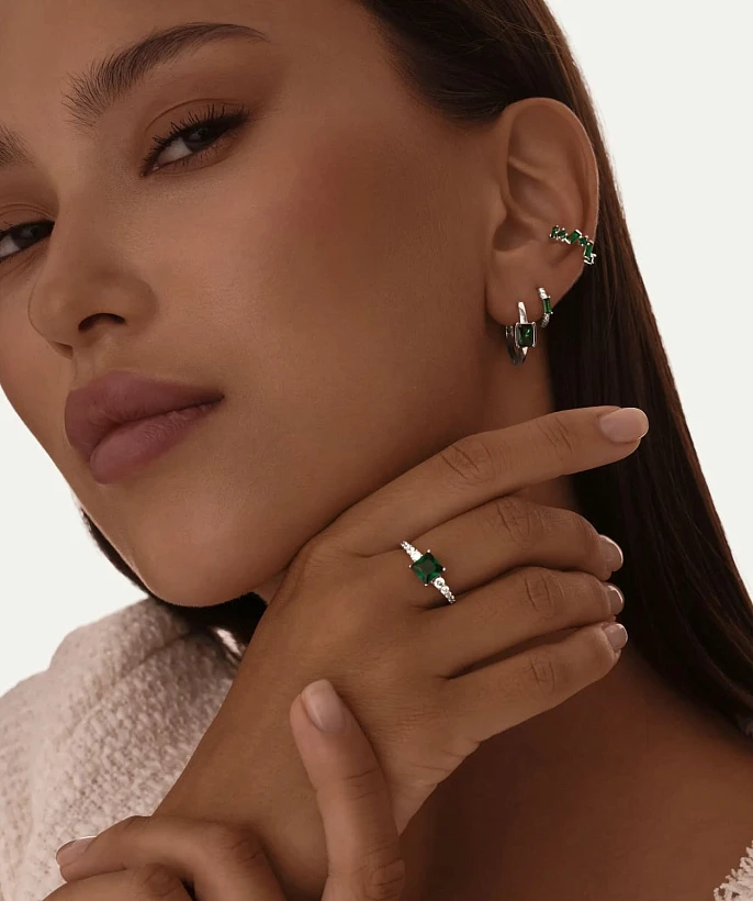 Серебряный кафф с фианитами MIESTILO
