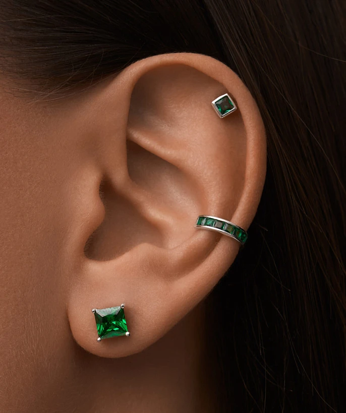 Серебряный кафф с фианитами MIESTILO