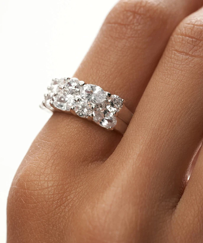 Кольцо из серебра с крупными фианитами