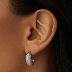 Серебряные дутые серьги с фианитами