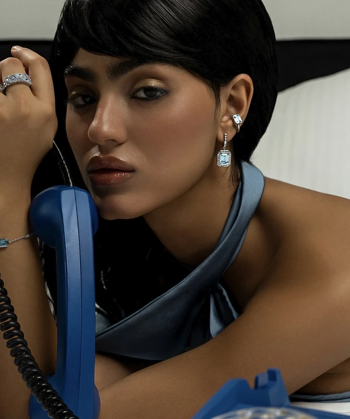 Кольцо из серебра с крупными фианитами