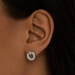 Серебряные круглые серьги-пусеты с фианитами