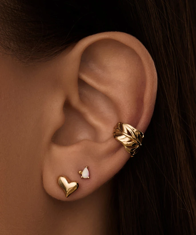 Серебряные пусеты в форме миниатюрных сердечек с покрытием позолота MIESTILO 