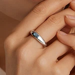 Серебряное кольцо с фианитом в огранке багет MIESTILO