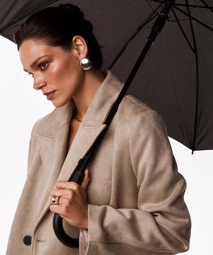 Широкое кольцо вогнутой формы из серебра в покрытии желтое золото