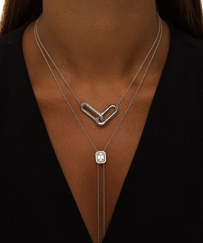 Колье из серебра с пересекающимися овалами и фианитами