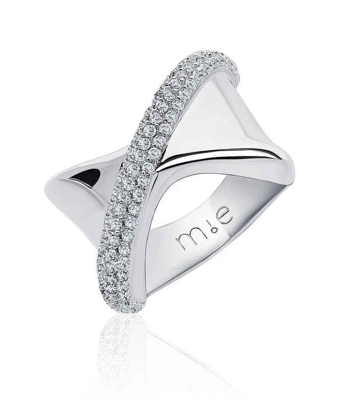 Серебряное кольцо кросс из мятого металла с фианитами