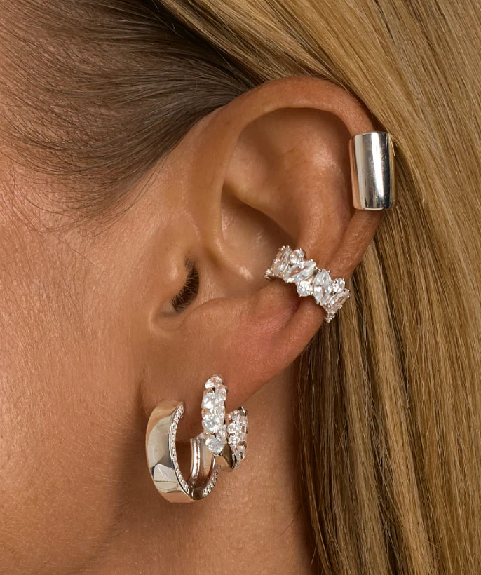 Серебряные серьги-кольца из фианитов в огранке Круг