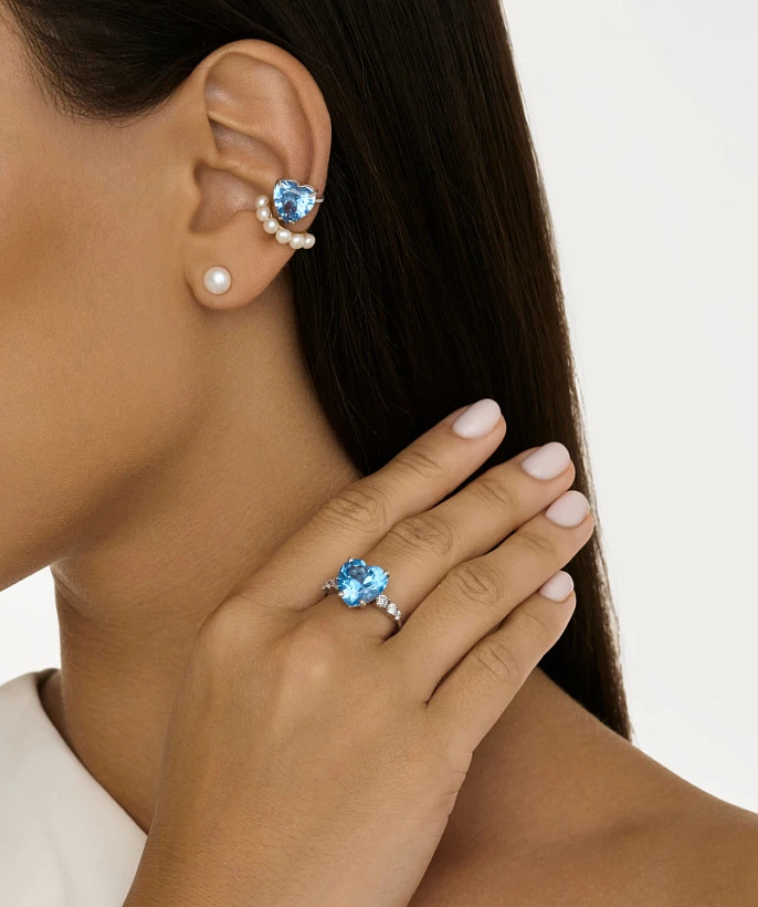 Кольцо с голубым сердцем из серебра