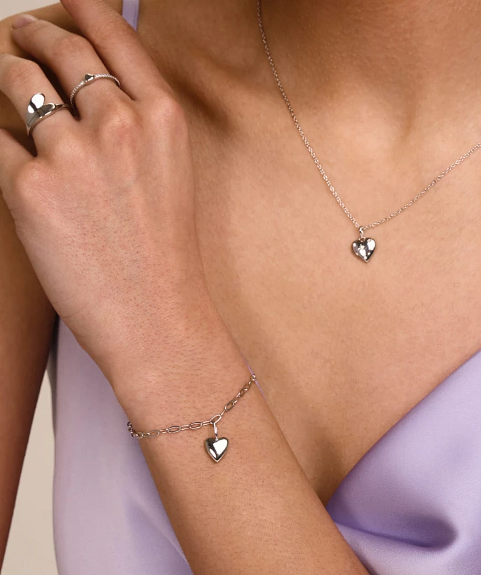 Серебряный браслет с подвеской сердце MIESTILO