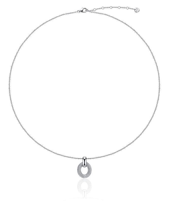 Серебряное колье с овальной подвеской с фианитами
