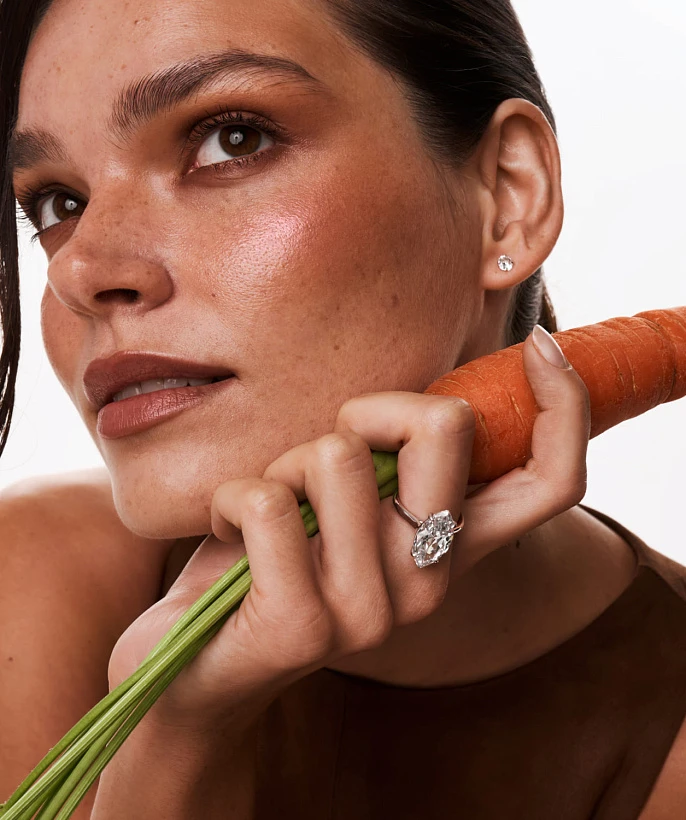 Коктейльное кольцо из серебра с фианитом Маркиз